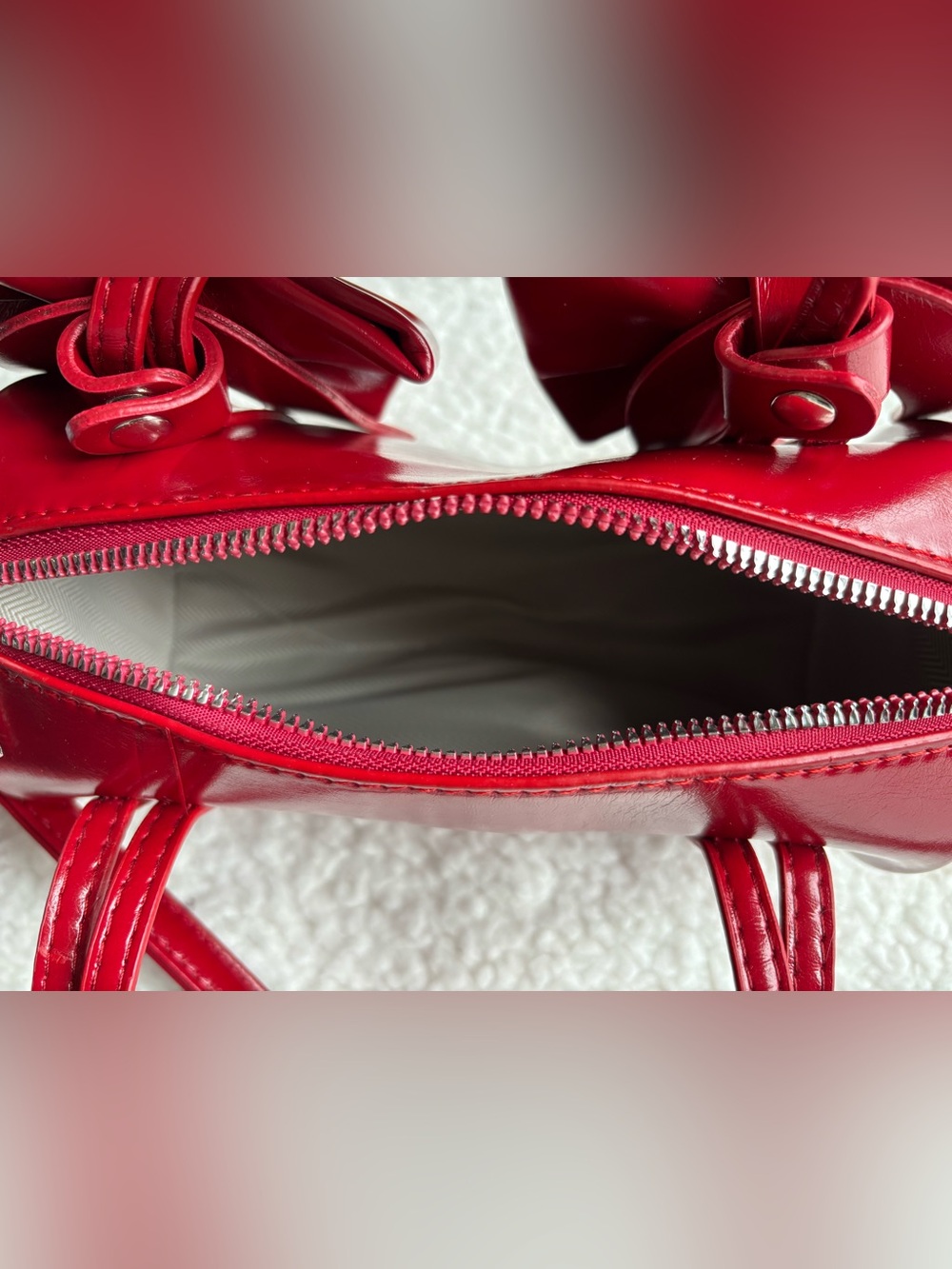 Muduo Red Double Bow Accent Barrel Handbag Shoulder Bag - Picture 4 of 4